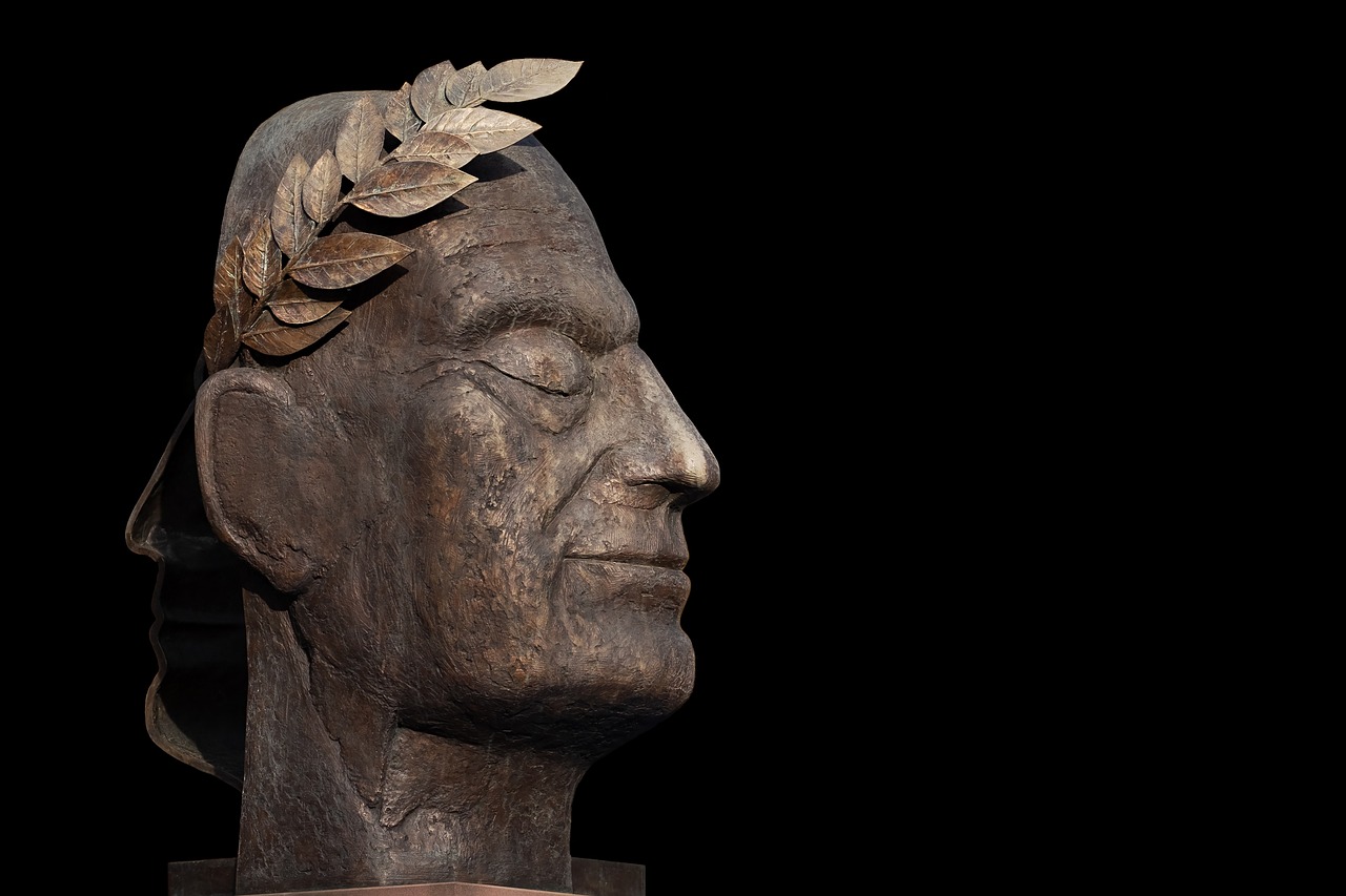 sculpture-3357150_1280